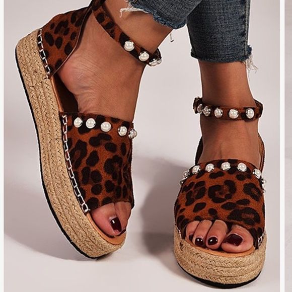The JUTI Espadrille Sandal - Picture 1 of 4